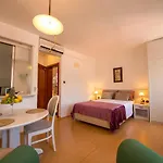 Cardo Apartment *