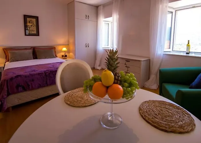 Cardo شقة مالي ستون