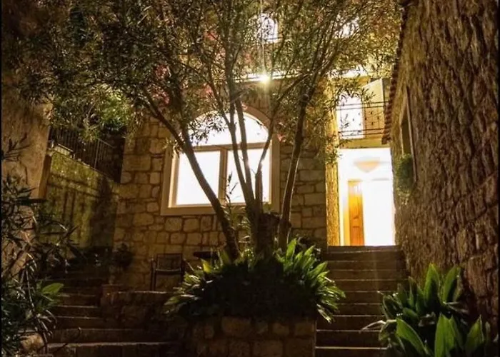 Cardo * مالي ستون